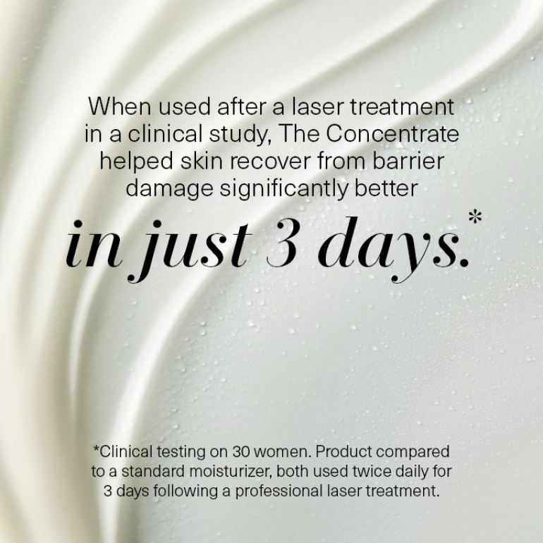 Crème de La Mer Moisturizing Cream, White jar with the claim 'Helped skin recover from barrier damage significantly better in just 3 days,' emphasizing its powerful rejuvenating properties.