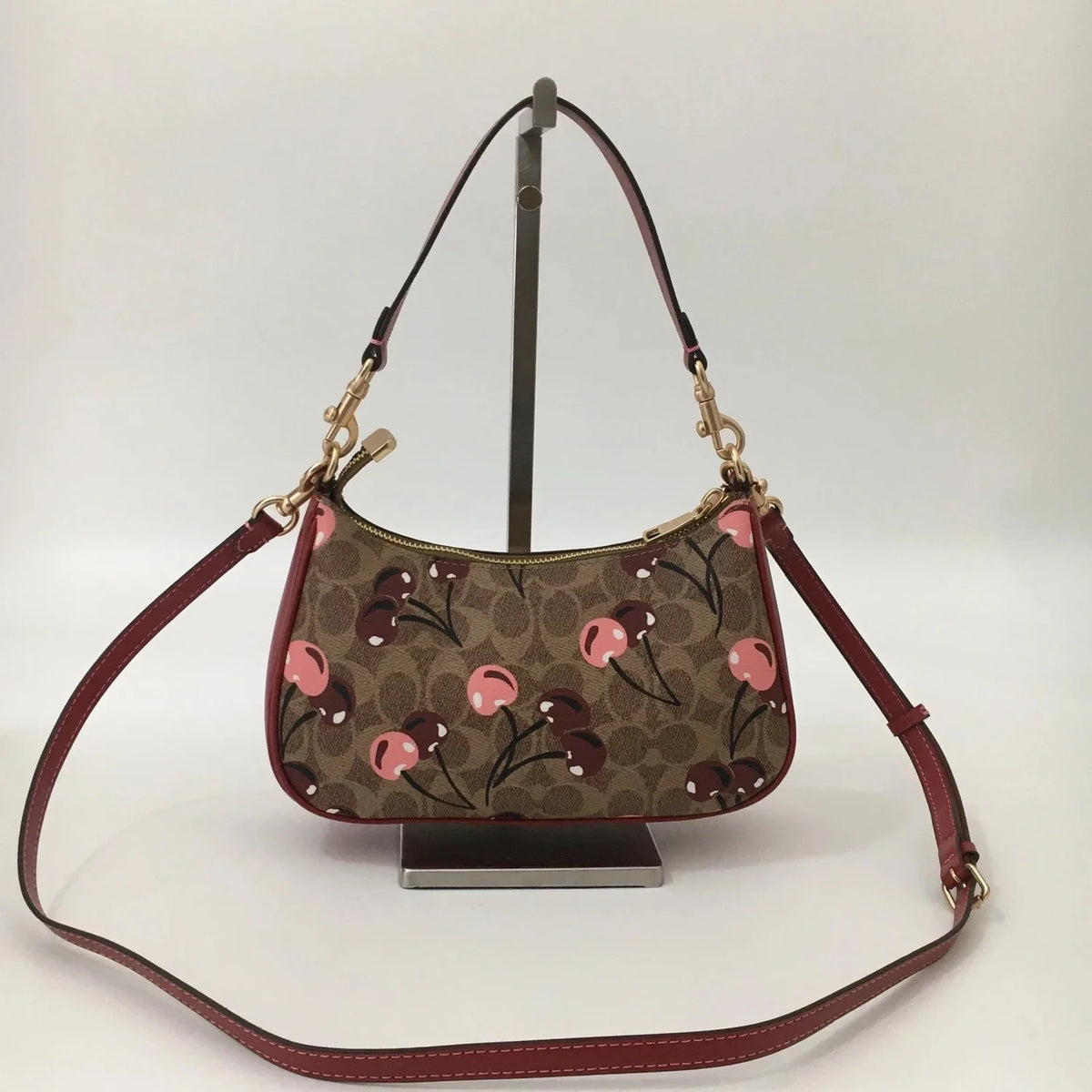 NWT Coach Teri Shoulder Bag CY694 Signature